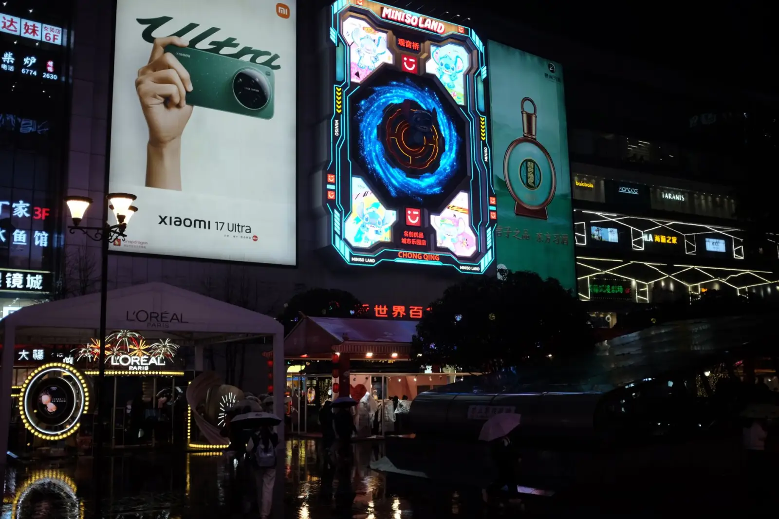 铝合金隔断墙在商业场所室内装饰中的安装工艺与质量控制