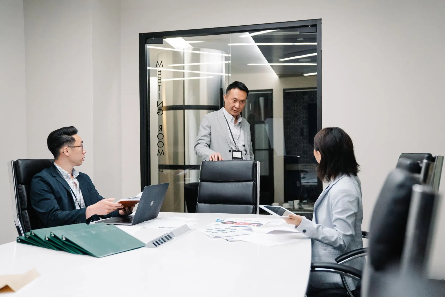 铝合金金属隔断型材厚度与承重性能的技术参数解析