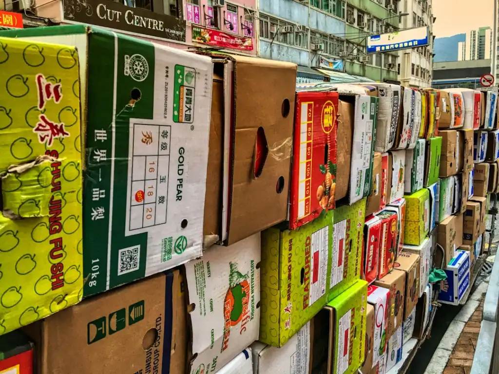 铝合金玻璃隔断在商业办公空间中的应用设计方案