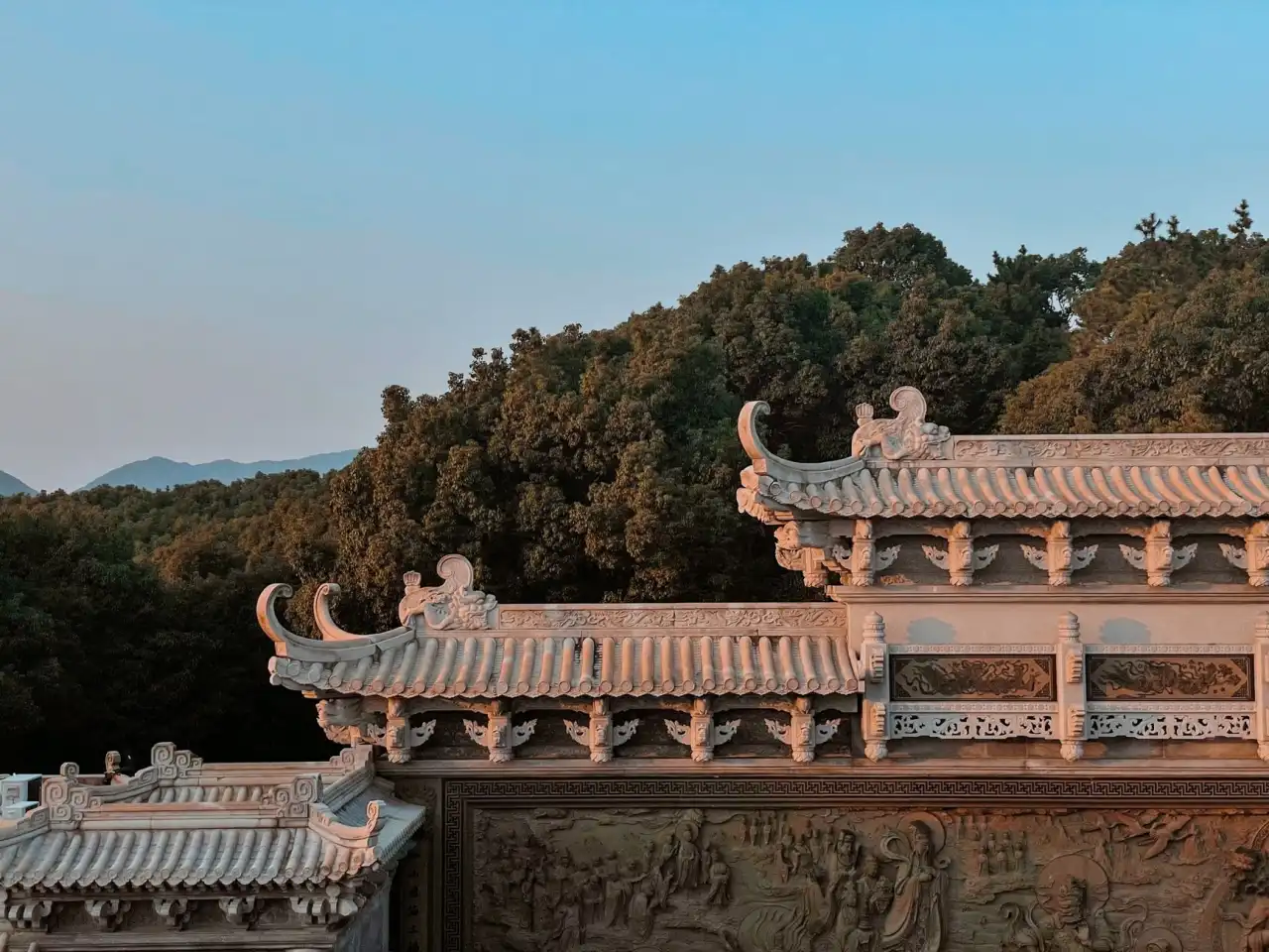 铝合金玻璃隔断在办公空间中的隔音与采光性能实测